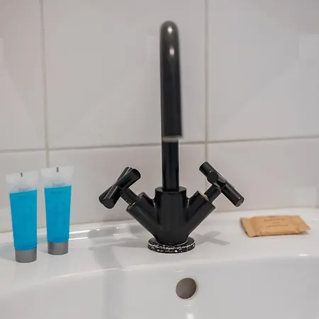 Old Town Square Black & White Studio Appartement